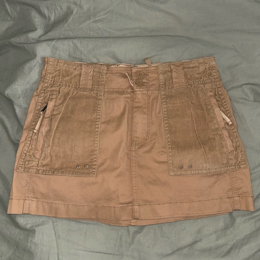 Absrcrombie Mini Skirt 🤍🐚